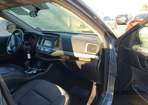 2015 Toyota Highlander Le Plus V6 z USA, uszkodzony, nr VIN 5TDZKRFHXFS096891